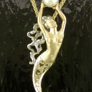 MERMAID PENDANT WITH PEARL
