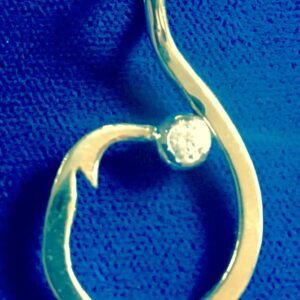 HOOK PENDANT WITH CENTER DIAMOND